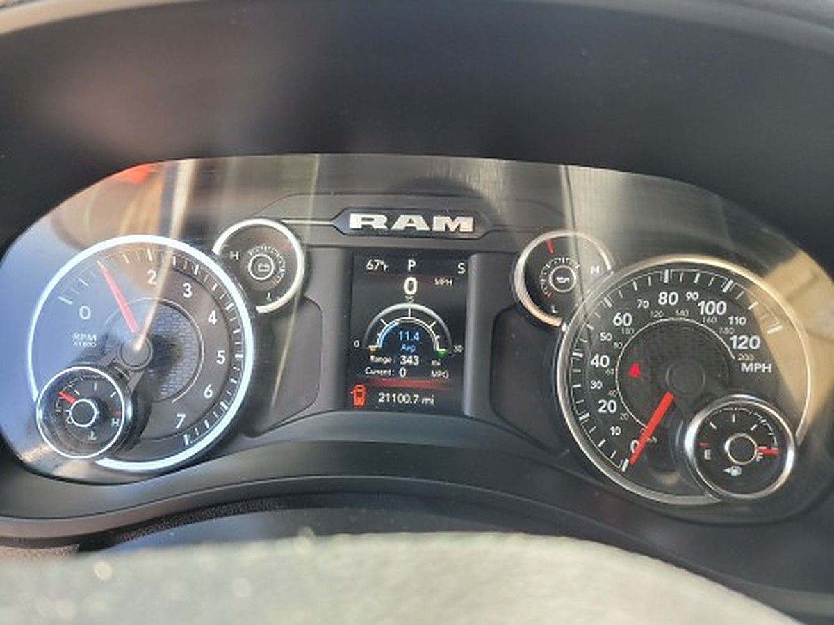 RAM 2500CREWTMG4WD photo 10