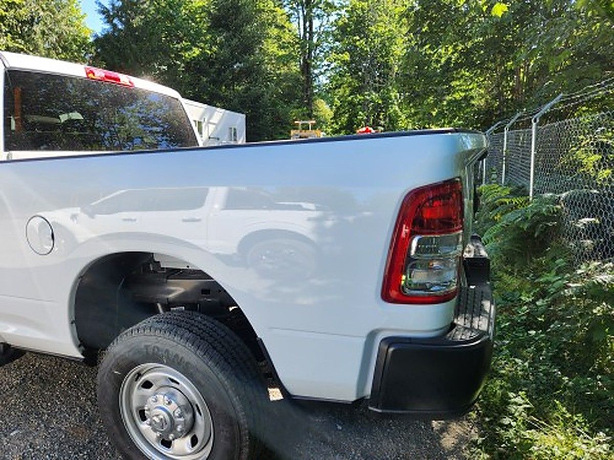 RAM 2500CREWTMG4WD photo 5