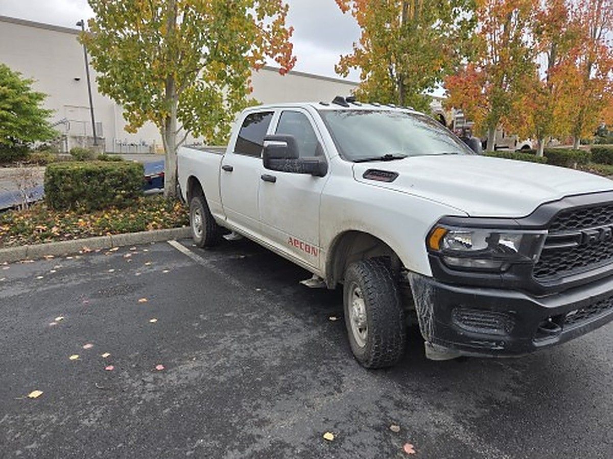 RAM 2500CREWTMG4WD photo 4