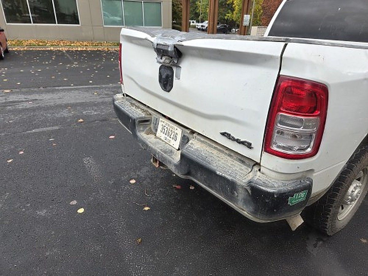 RAM 2500CREWTMG4WD photo 6