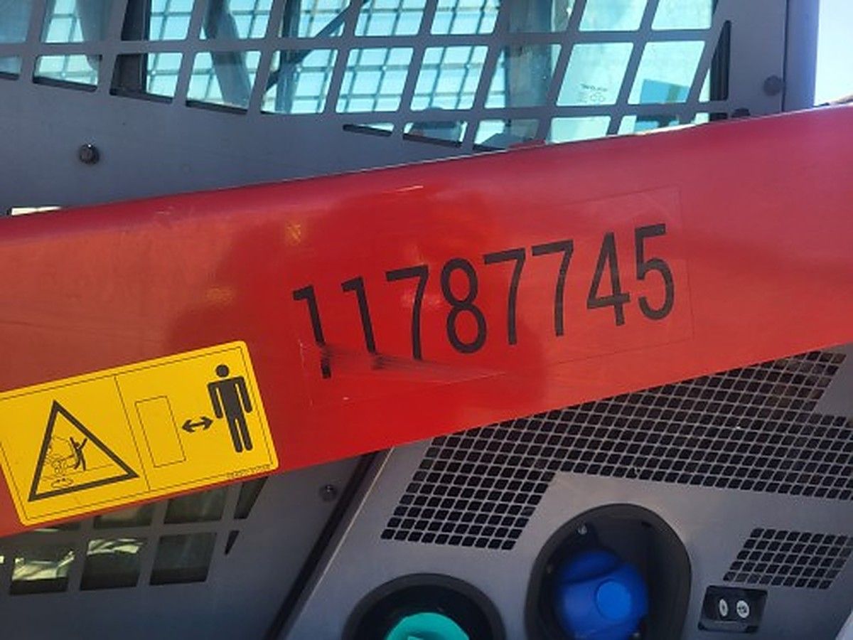 TAKEUCHI TL12R2-CR photo 8