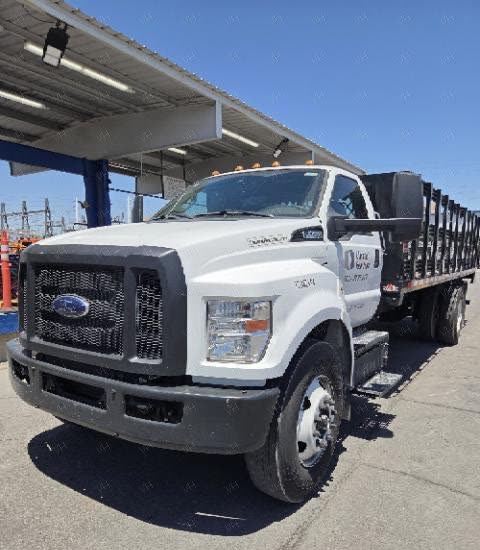 2024 Ford F-750 STAKE TRUCK STAKE 22' W/LIFT GATE GAS