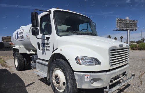 Representative photo of 2019 INTERNAT'L 4300 Truck Water 2000-2999 Gal Cdl