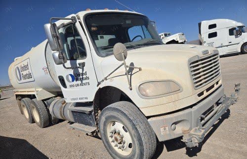 Representative photo of 2020 INTERNAT'L 7400 Truck Water 4000-4999 Gal