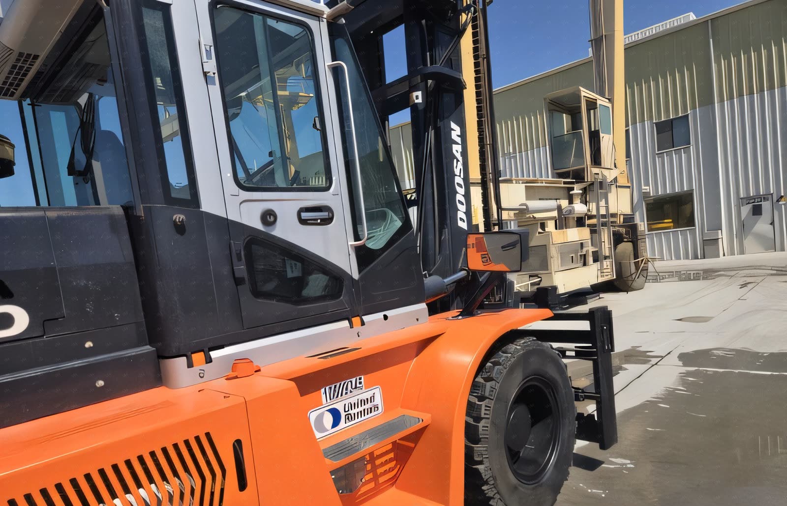 Representative photo of 2017 DOOSAN D160S-7 Forklift Whse 35000-49999# Pneumatic