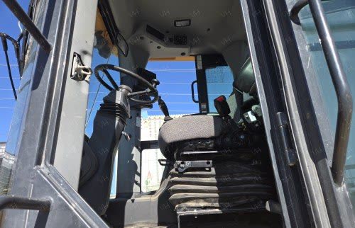 Representative photo of 2021 JOHN DEERE 624P Loader Wheel 3.5-3.9 Cubic Yard