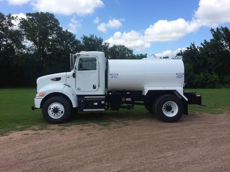 FORD F-750 GAS